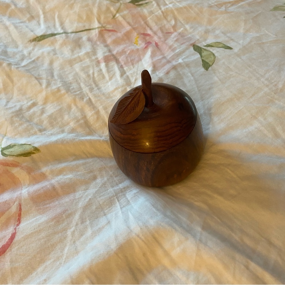 Wooden Apple with coasters
